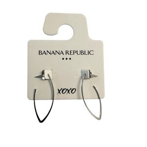 Banana Republic XOXO Women’s Silver Oval Hoop Post Closure Earrings NWT